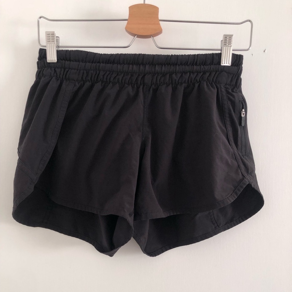 Lululemon Tracker Low-Rise lined short